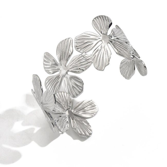 Floral carved bracelet