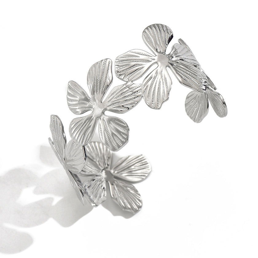 Floral carved bracelet