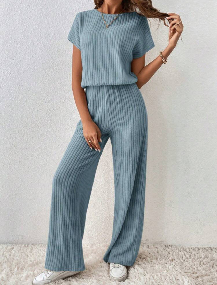 “Women’s Knitted Two-Piece Set – Loose Wide-Leg Pants & Matching Top”