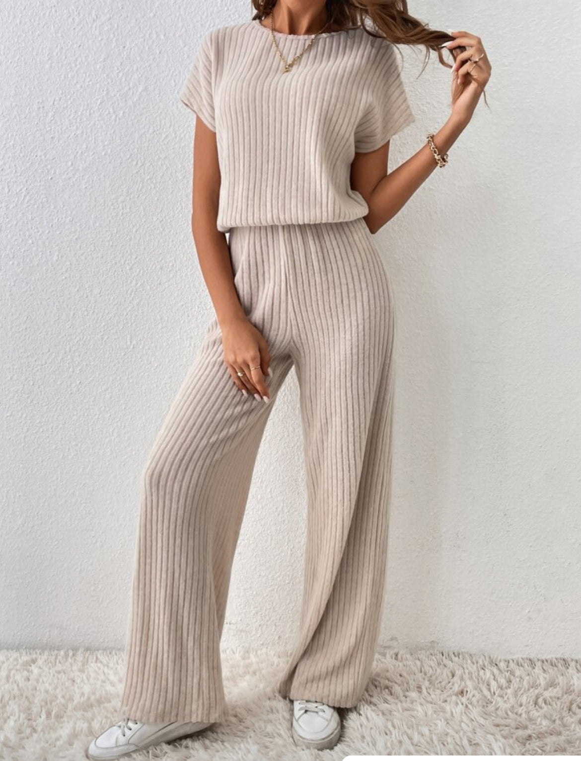 “Women’s Knitted Two-Piece Set – Loose Wide-Leg Pants & Matching Top”