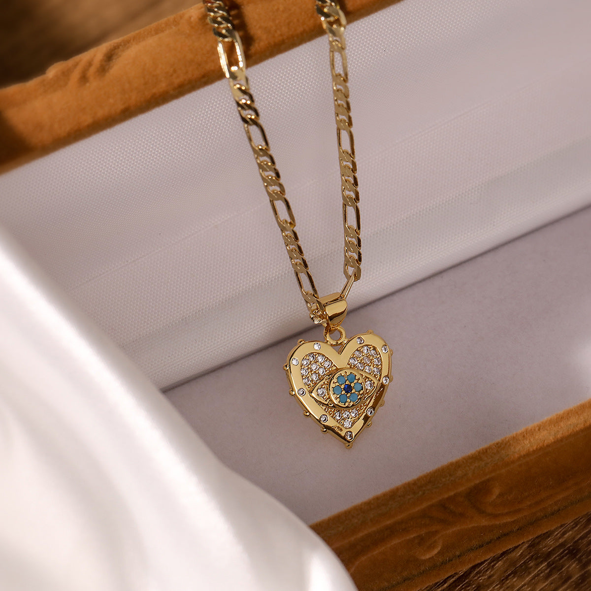 Gold Heart-shaped Zircon Pendant Necklace And Earrings Suite