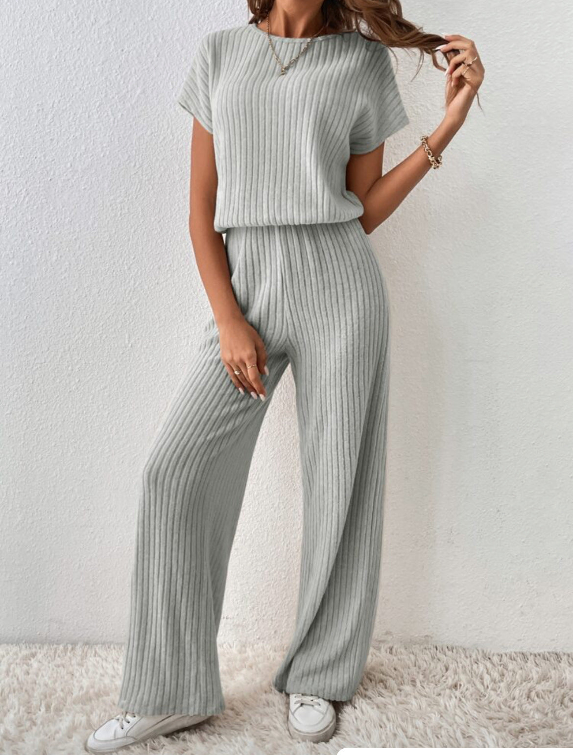 “Women’s Knitted Two-Piece Set – Loose Wide-Leg Pants & Matching Top”