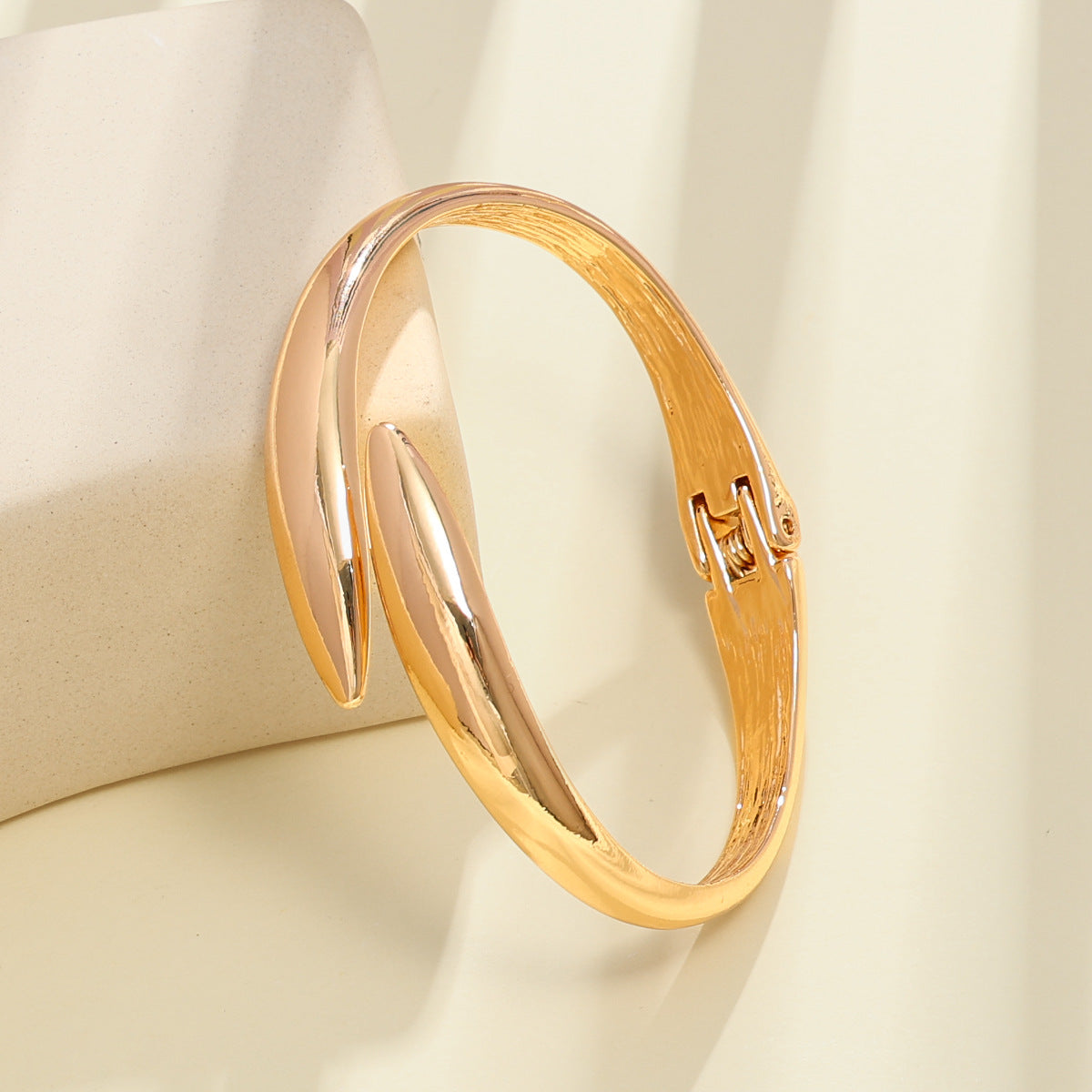 Geometric Wave Design Pearl Earrings And Bracelet