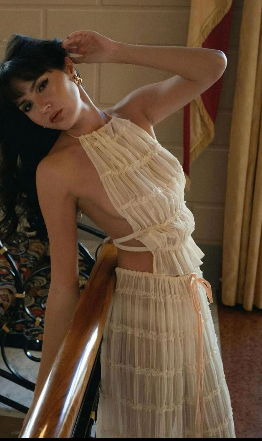 “2-Piece Women’s Summer Dress Set – Sexy Sleeveless Backless Cropped Halter Top & Pleated Long Skirt”