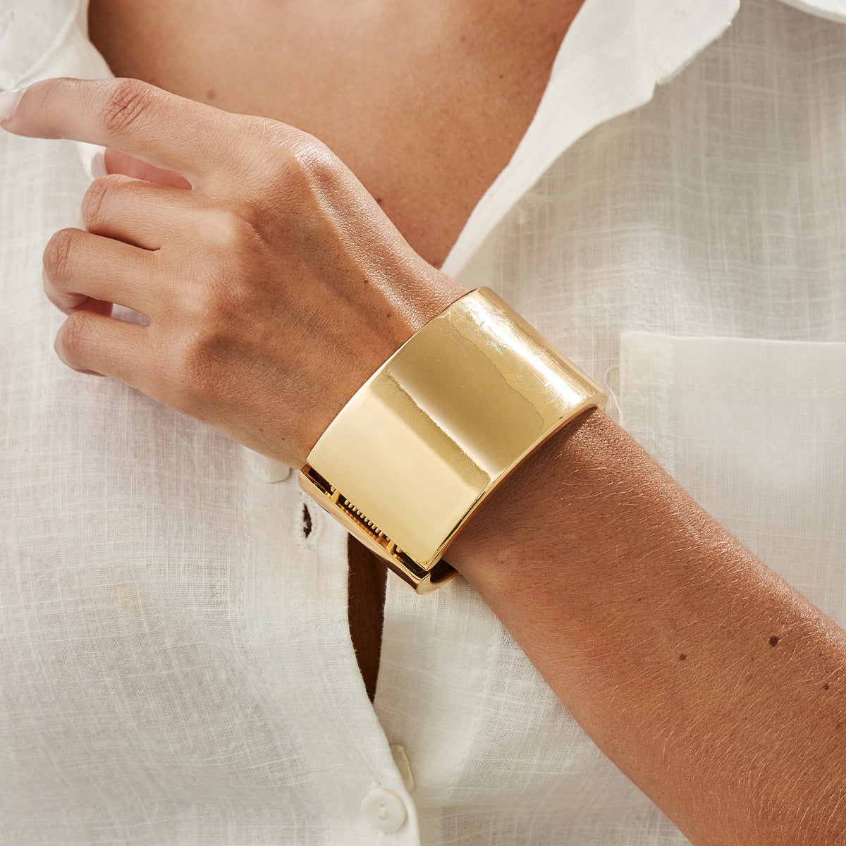 Vintage Beaded Amber Blooming Resin Wide Bracelet