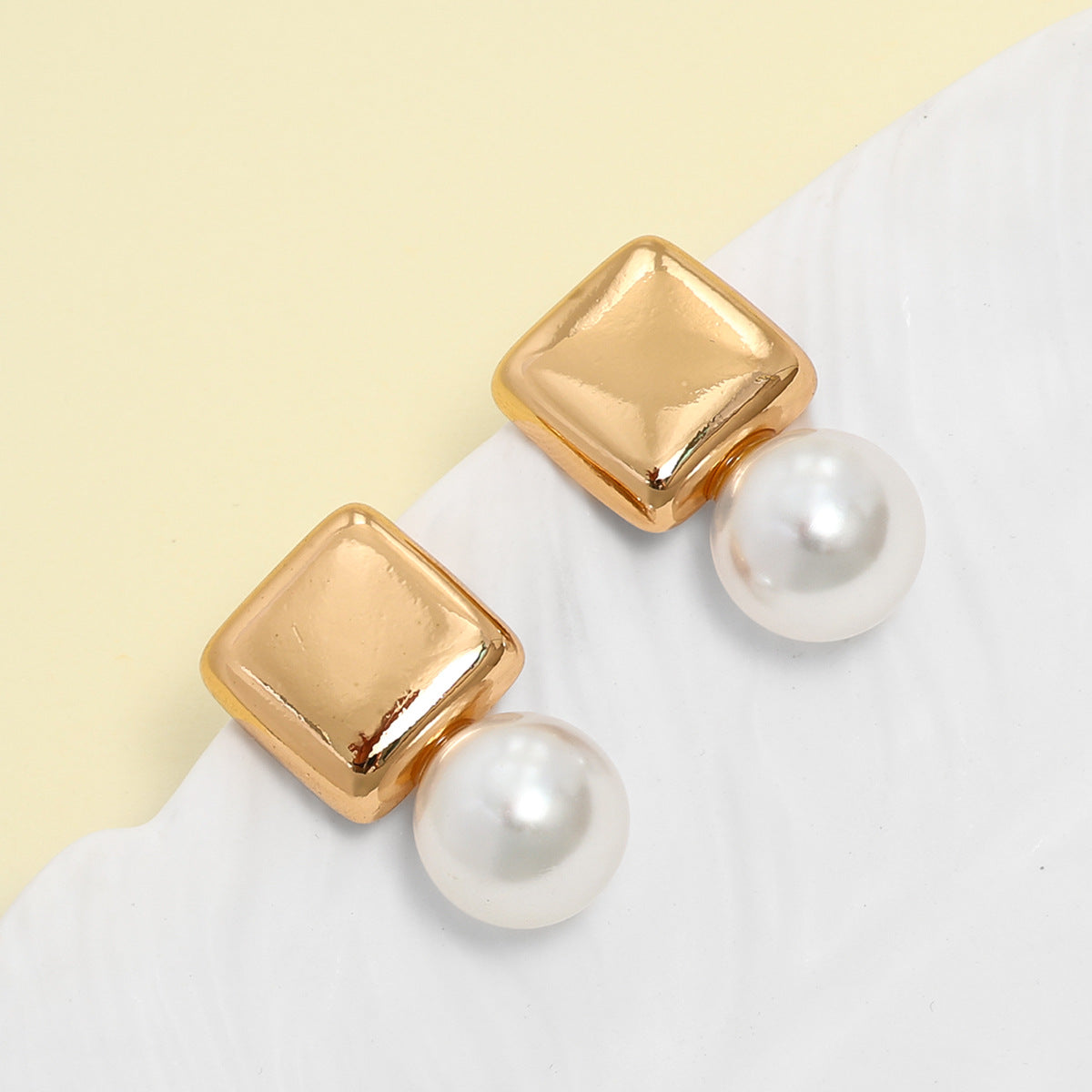 Geometric Wave Design Pearl Earrings And Bracelet